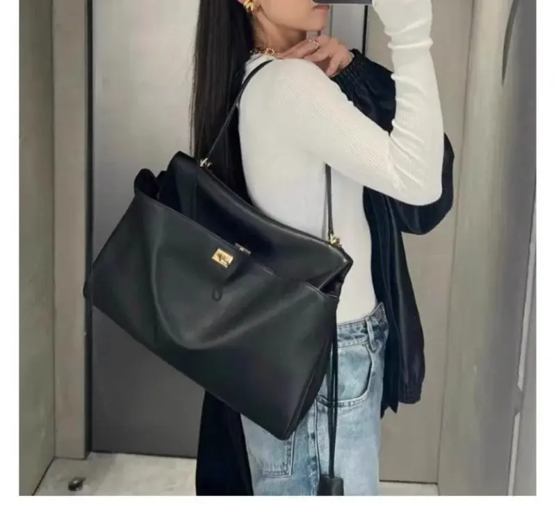 Vintage Autumn Winter Suede Matte Tote Bag, Elegant Shoulder Crossbody Kelly Bag for Women, Large Capacity Commuter Underarm Bag image 6